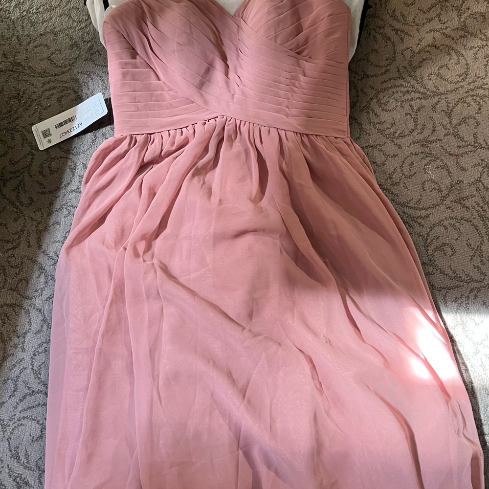 Azazie Heidi
Size A4:
Bust: 34.00 in
Waist: 27.5 in
Hips: 37.5 in - Picture 2 of 3